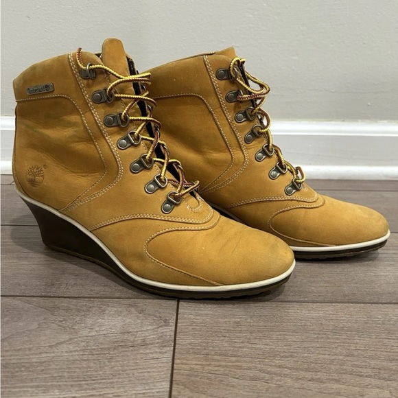 Timberland Women's Mustard Lace-Up Wedge Boots - Picture 1 of 10